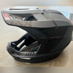 Matte Black Full-Face Helmet